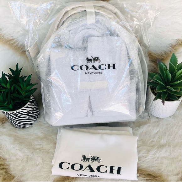 Authentic Brand New Coach Willis Top Handle 18 C3844 With Quilting in Black - Picture 2 of 16